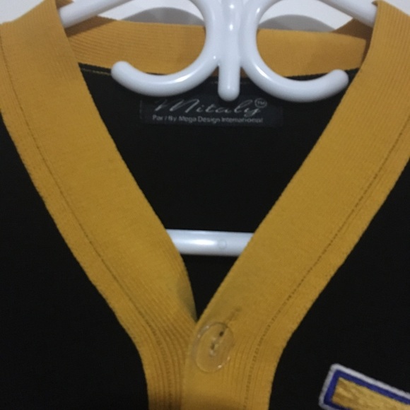 Initial M cardigan - Picture 2 of 5